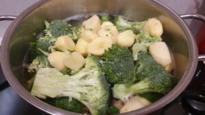 Potage aux brocolis cuisson passive avec la marmite norvégienne