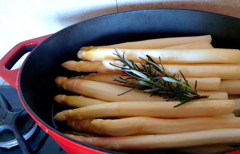 Asperges de printemps à la marmite norvégienne