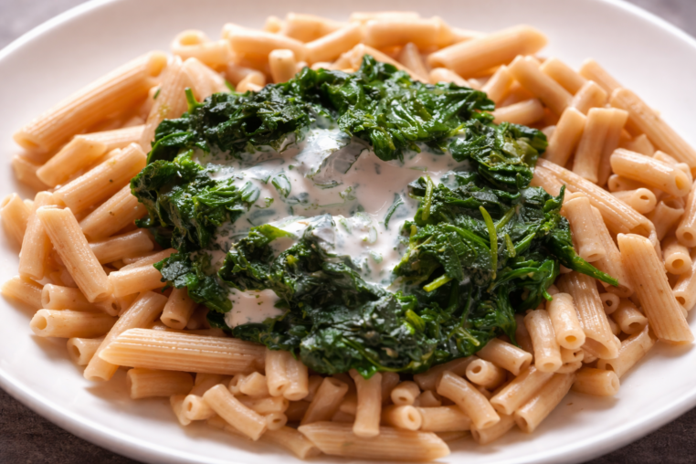 Pâtes semi-complètes aux épinards