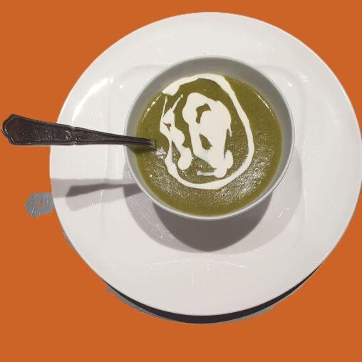Potage aux fanes de radis à la marmite norvégienne